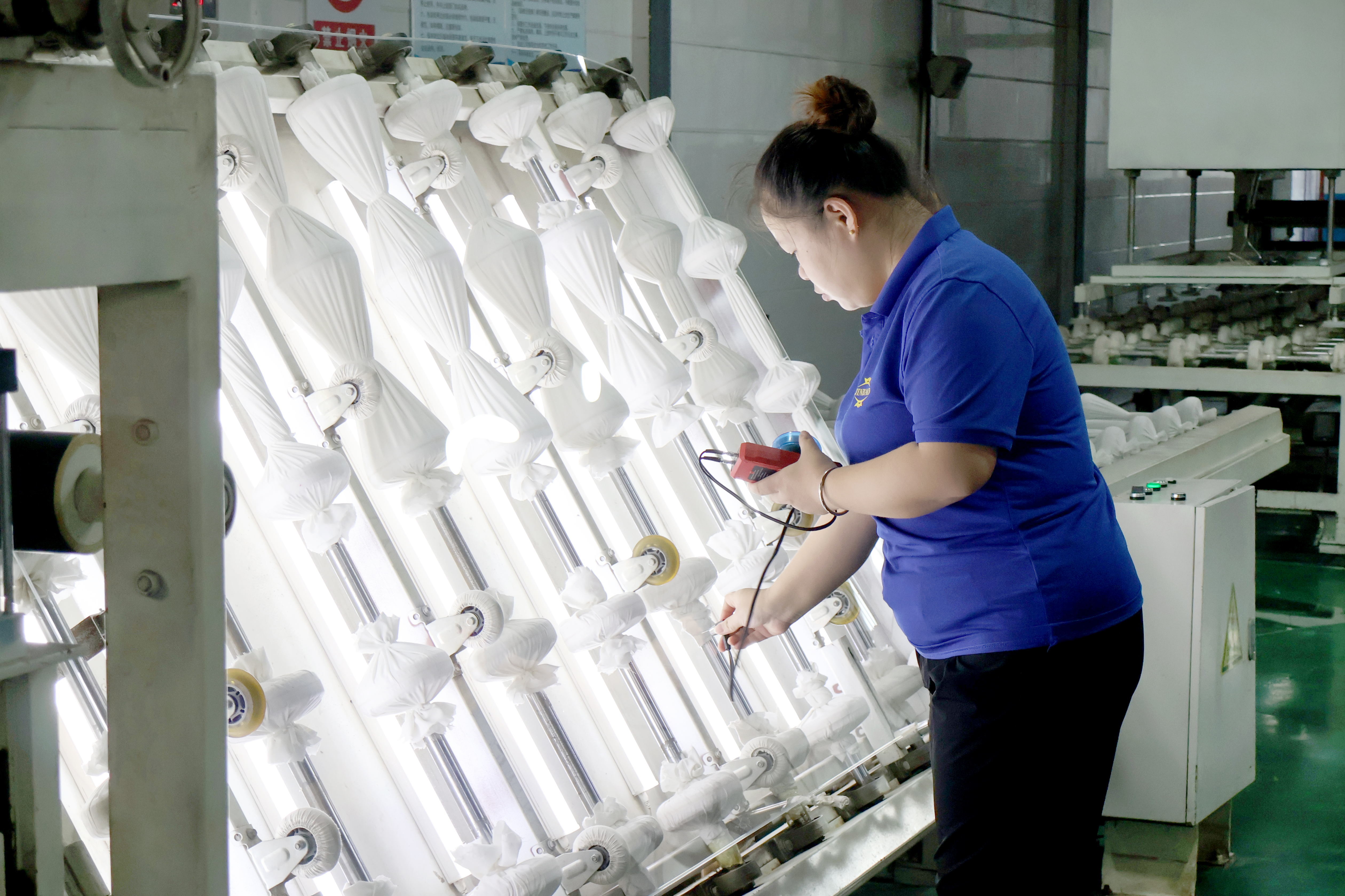 From Shandong to the Persian Gulf: How Jinbao Technology Group Delivered a Perfect Mixed Acrylic Container to Kuwait