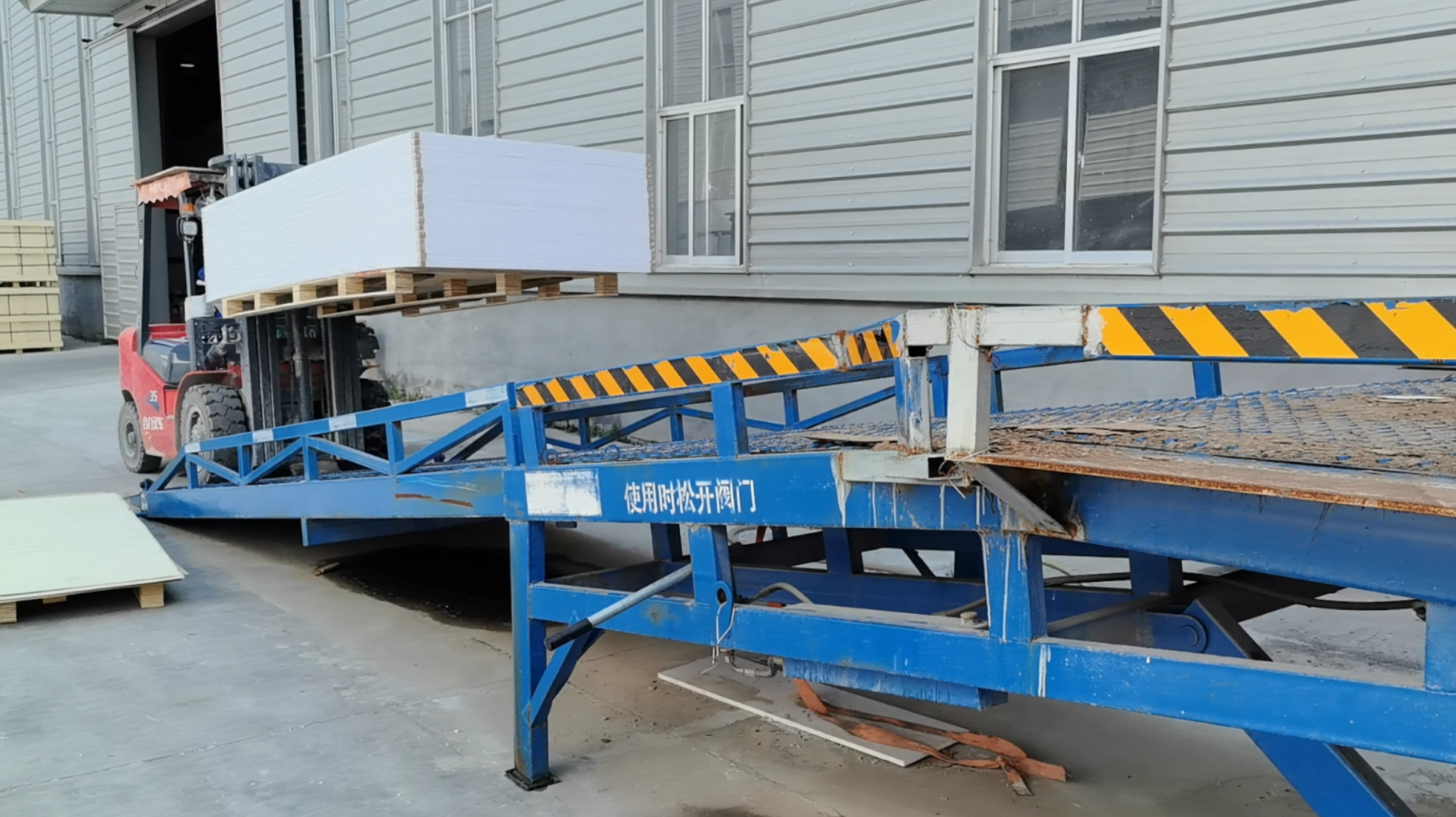 Expanding into the Polish Market with PVC Foam Boards